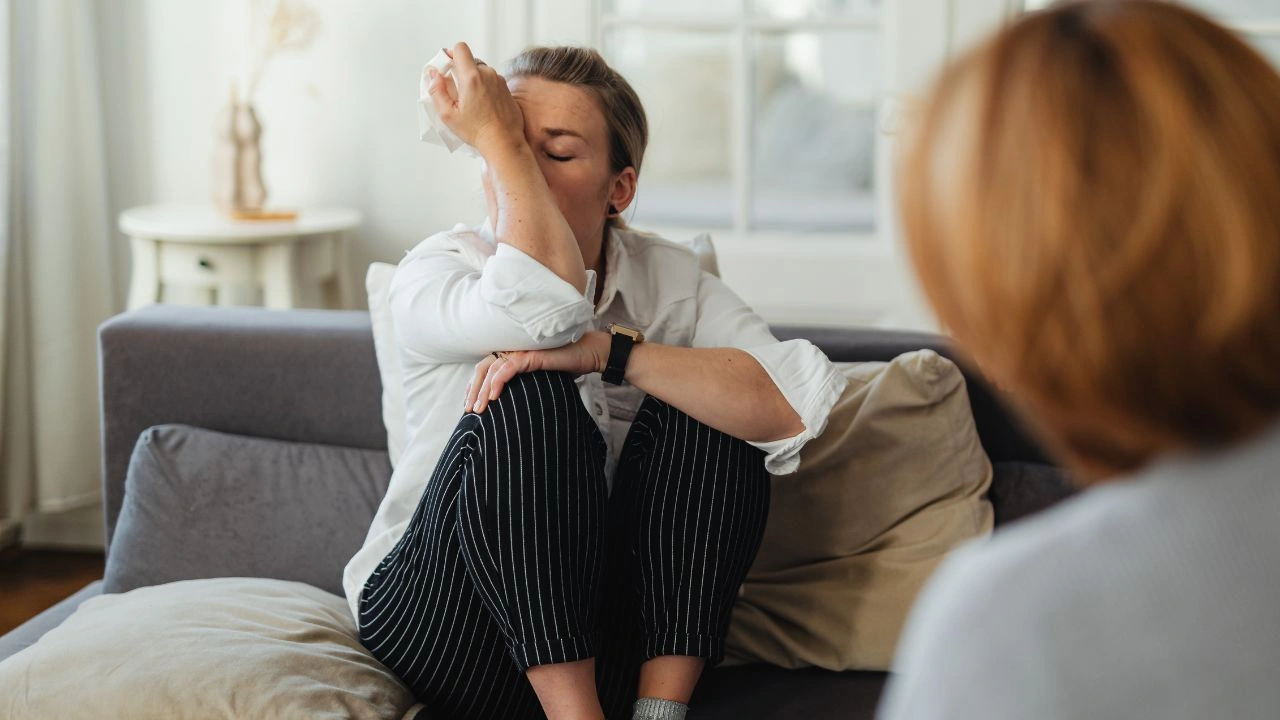 Psychology says life satisfaction during emerging adulthood is shaped over time by social support, resilience, and meaningful differences across gender roles, experiences, and emotional coping patterns