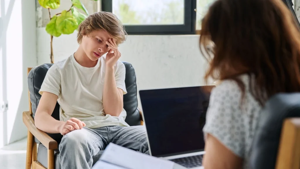 Psychology says loneliness plays a powerful role in problematic internet use among adolescents aged 10 to 16, and this long-term study shows how emotional isolation fuels excessive online behavior and evolving digital reliance