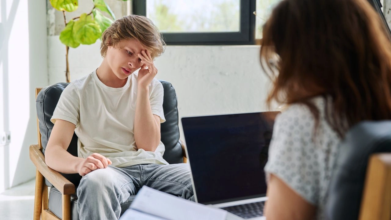 Psychology says loneliness plays a powerful role in problematic internet use among adolescents aged 10 to 16, and this long-term study shows how emotional isolation fuels excessive online behavior and evolving digital reliance