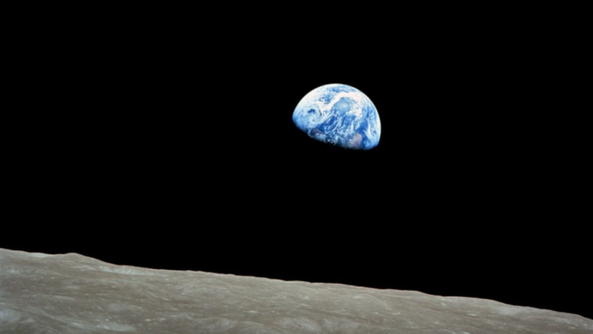 What Happens When You See Earth From Space Without Leaving Your Room? Scientists Tested It—and the Results About Awe, Human Behavior, and Environmental Action Are Far More Surprising Than Anyone Expected