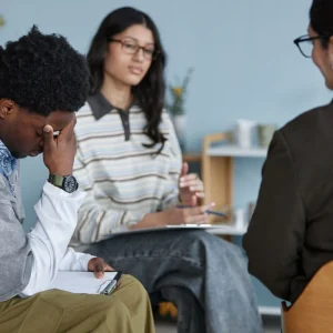 Psychology says leaving without a single word is not a lack of communication at all, but often the most direct message someone can send, expressing boundaries, disappointment, or finality more clearly than any explanation or conversation ever could