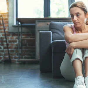 Psychology says people who carry an unnamed loneliness, feeling loved yet not truly known or needed yet unseen, often process these emotions most honestly in dreams, where daily social roles disappear and their authentic feelings surface without restraint