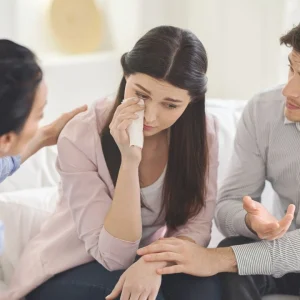 Psychology says the challenge of making close friends after 30 is not about lack of opportunity. It stems from the fact that deep bonds require unplanned emotional openness, something most adults have designed their lives to minimize