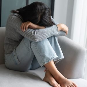 The Silent Cognitive Crisis No One Sees Coming — How Feeling Lonely in Later Life Can Gradually Reshape Memory, Thinking, and Mental Clarity Across the World
